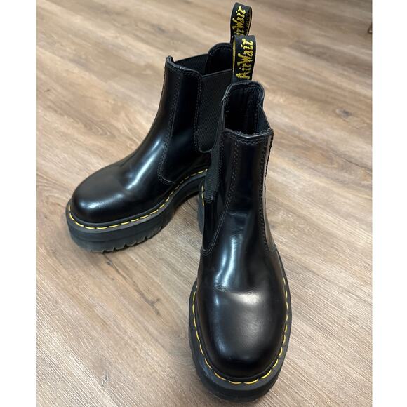 Dr. Martens Docs Quad 2976 Black Smooth Leather Platform Chelsea Boots Size 7 - Picture 1 of 9